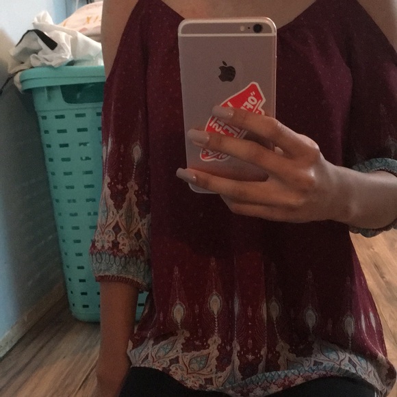 Shoulder cut long sleeve - Picture 2 of 2